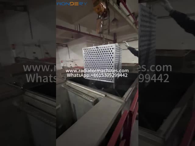 Przemysłowy piec indukcyjny do topienia metali o mocy 25 kW średniej częstotliwości Pojemność 5 kg dla stali Miedź Aluminium